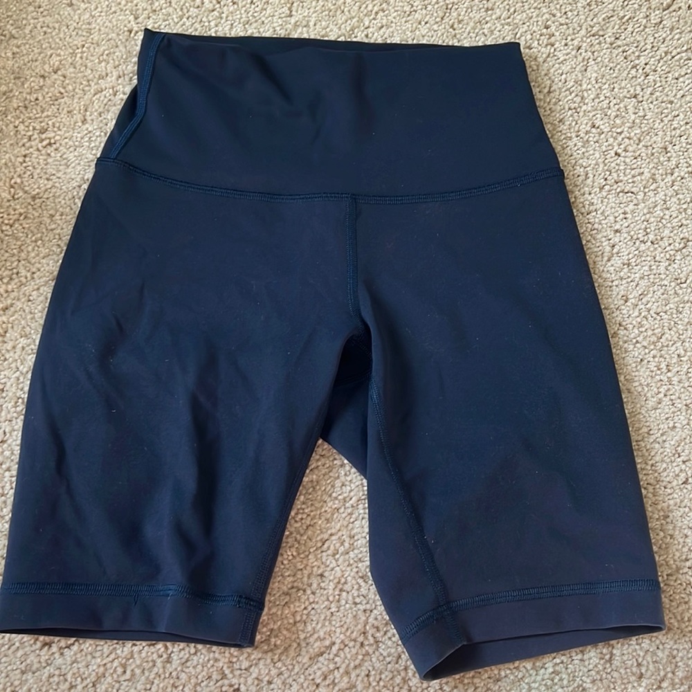 navy lululemon wunder under biker shorts